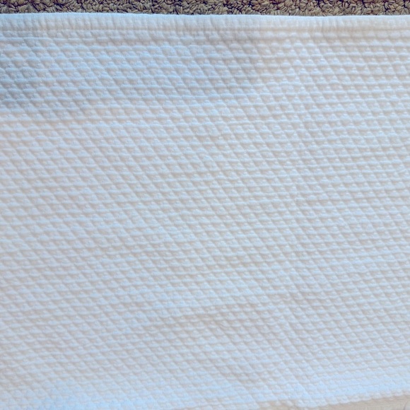 Company Store Madelyn Cotton Diamond Matelasse Bedskirt - Size Twin - Picture 3 of 5
